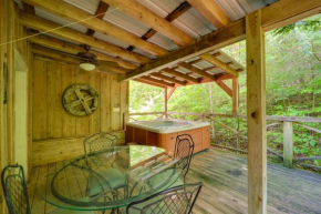 Fire Pit and Hot Tub Dog-Friendly Marion Retreat